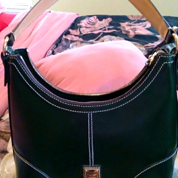 Dooney & Bourke Handbags - Dooney & Bourke Purse